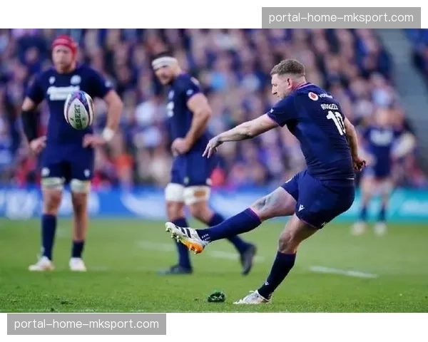 六国赛：苏格兰对阵法国，半场结束双方战成10-10平