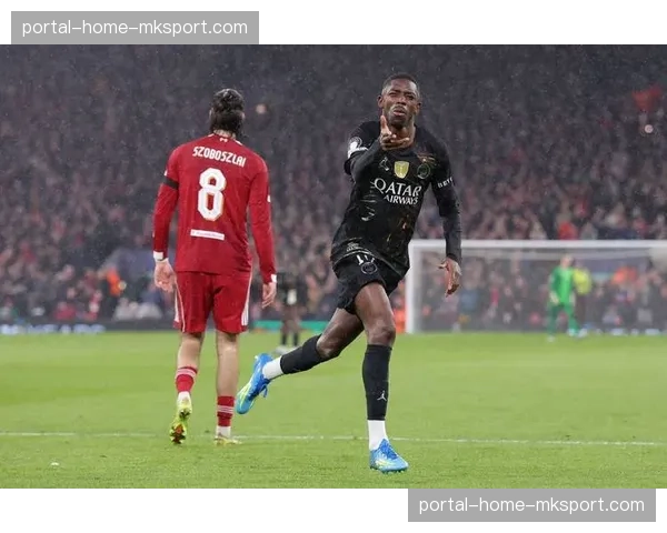 登贝莱梅开二度，巴黎客场2-0完胜利物浦